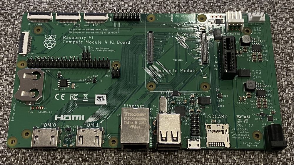 Raspberry pi compute module 4 + i/o board 8bg + 16gb Bluetooth e wifi