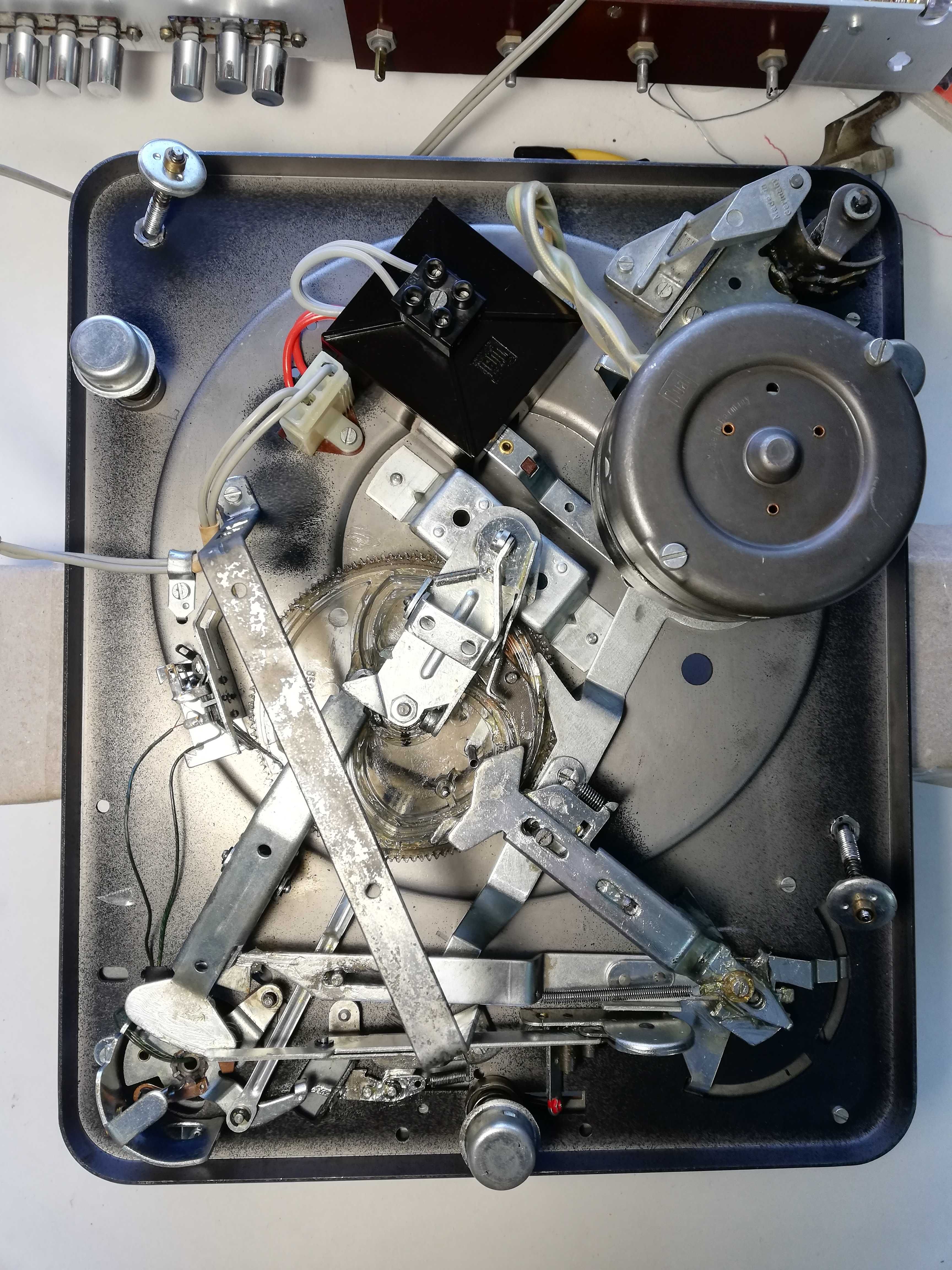 Vendo gira discos DUAL 1019 COLUNAS E AMPLIFICADOR