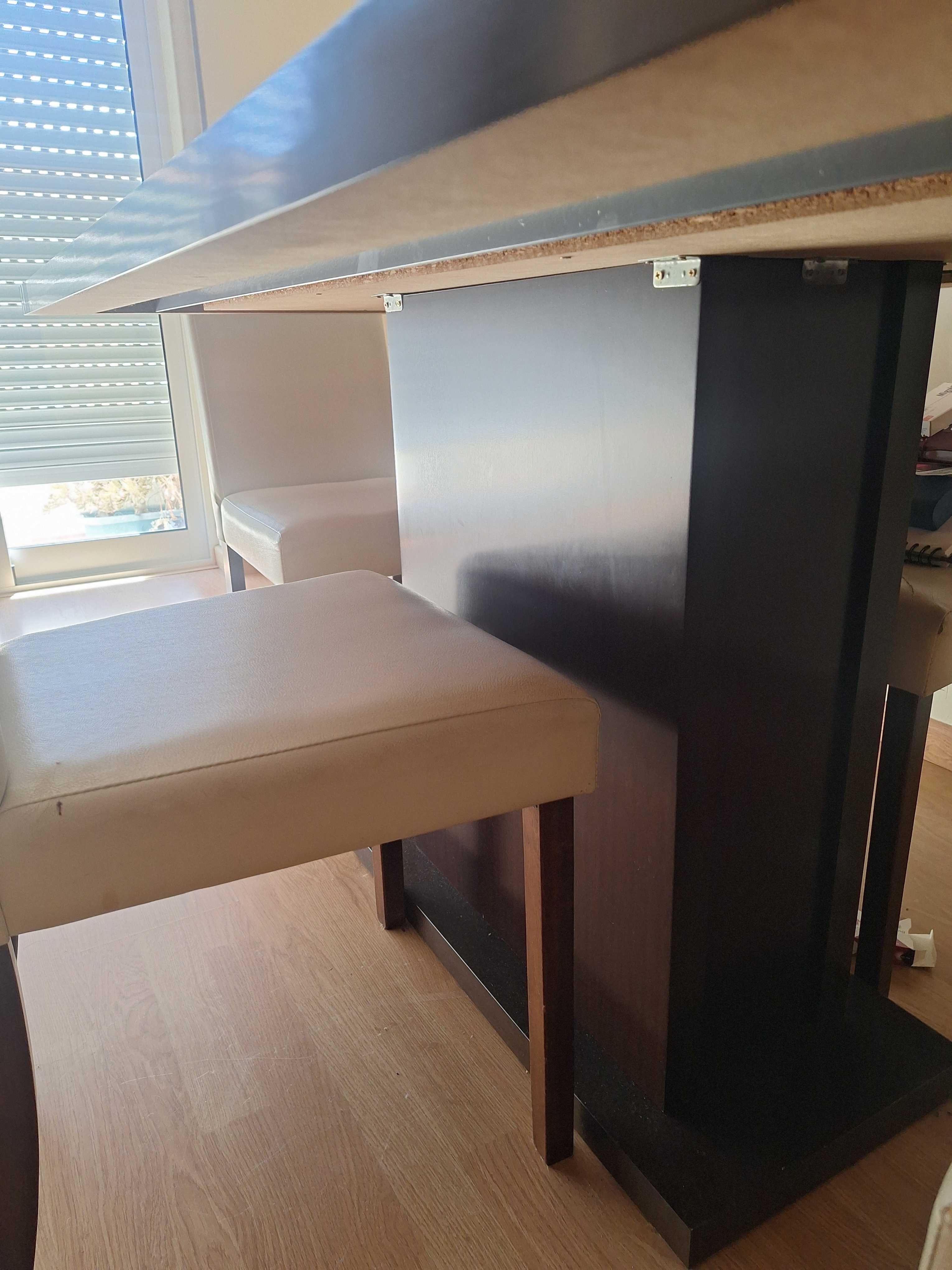 Mesa de jantar retangular