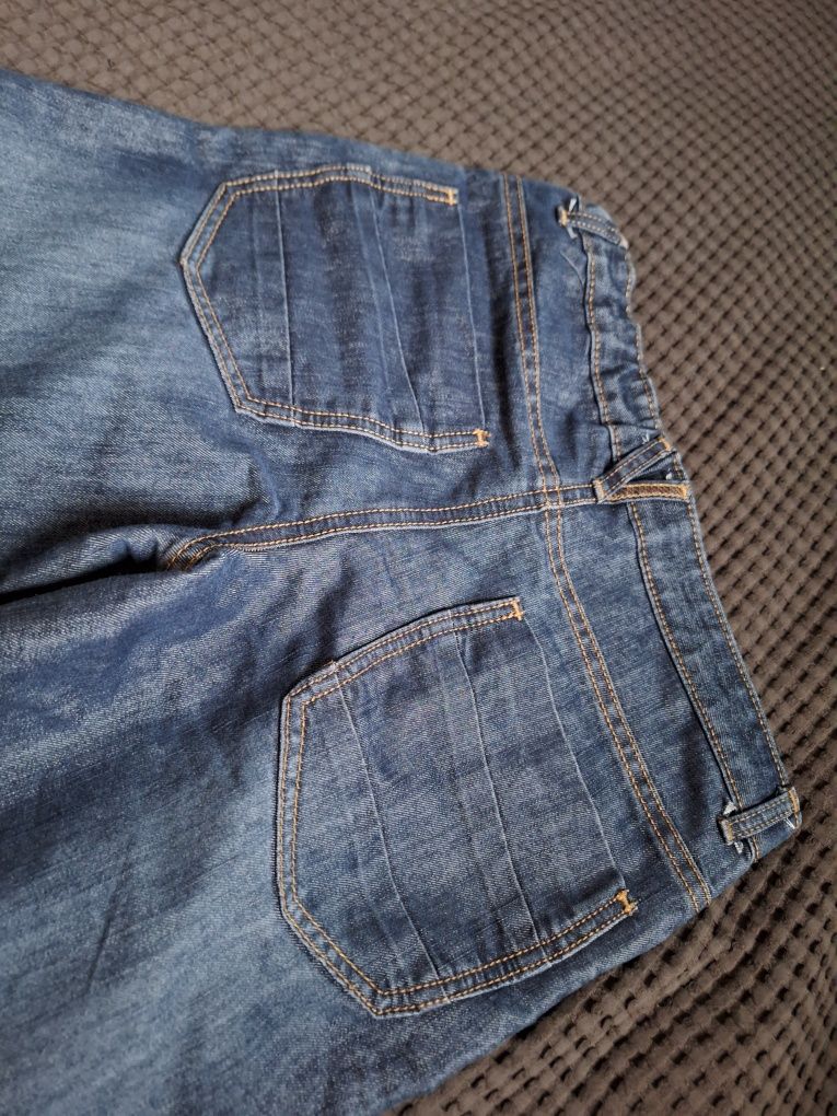 Spodnie jeans rozmiar 152