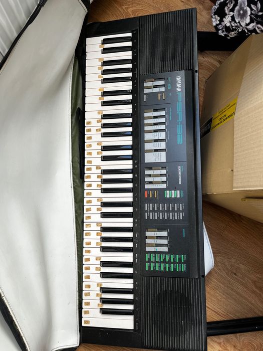keyboard yamaha PSR-32