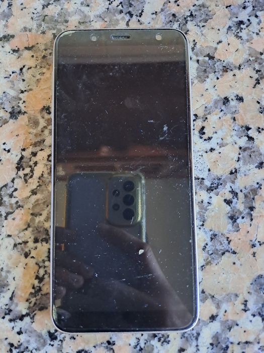 Samsung j6 em muito bom estado