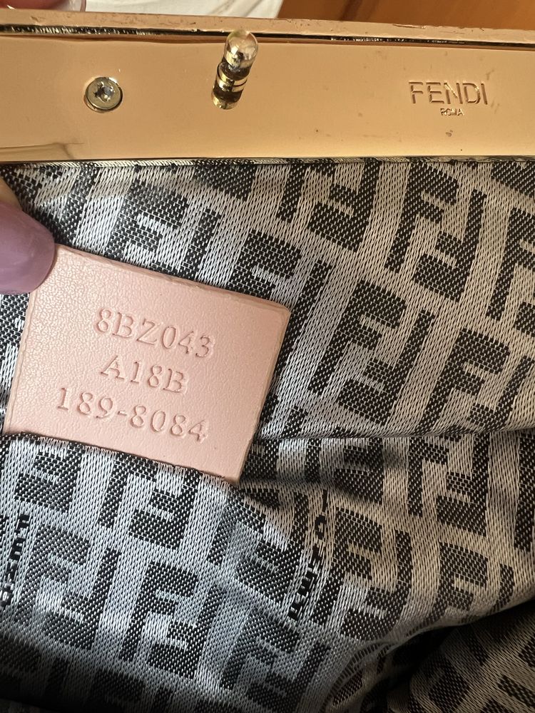 Mala Fendi First pequena, rosa