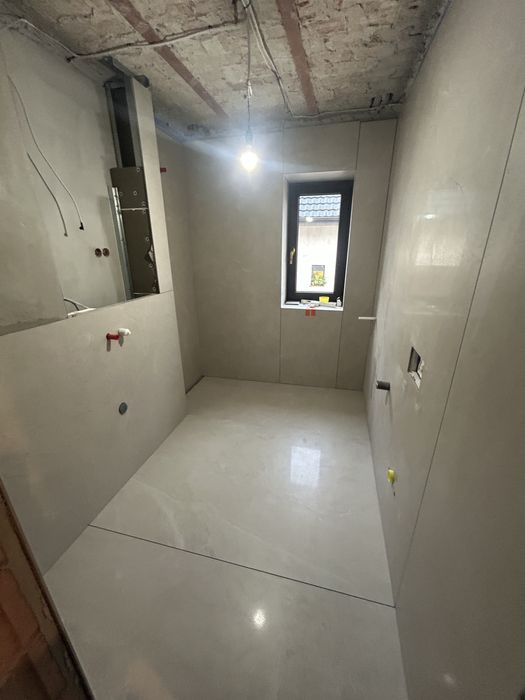 Montaż plytek wielkoformatowych