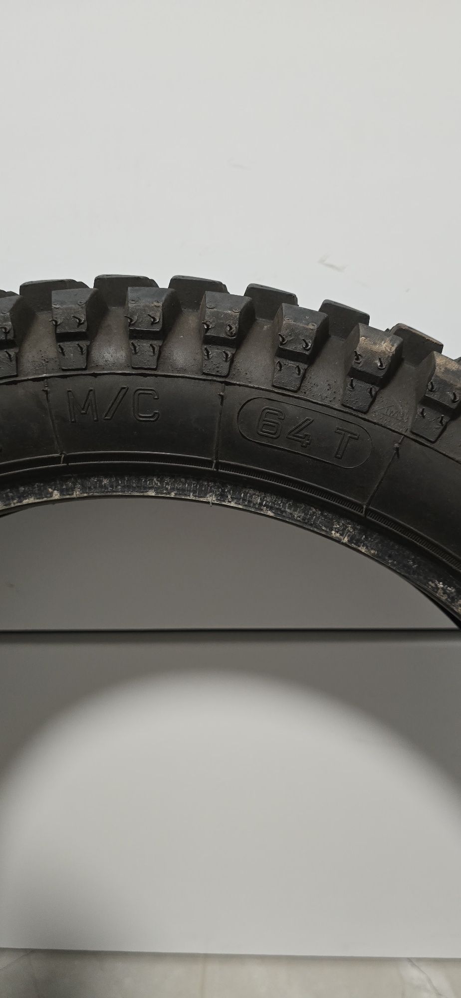 Opona Cross Heidenau K 67 4.00 - 18 M/C 64T 

Przednia

NOWA

Rok Opon