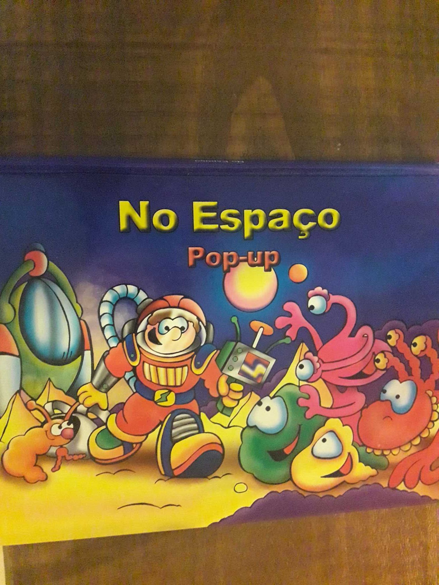 Livro "No Espaço "