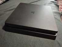 Konsola PlayStation 4