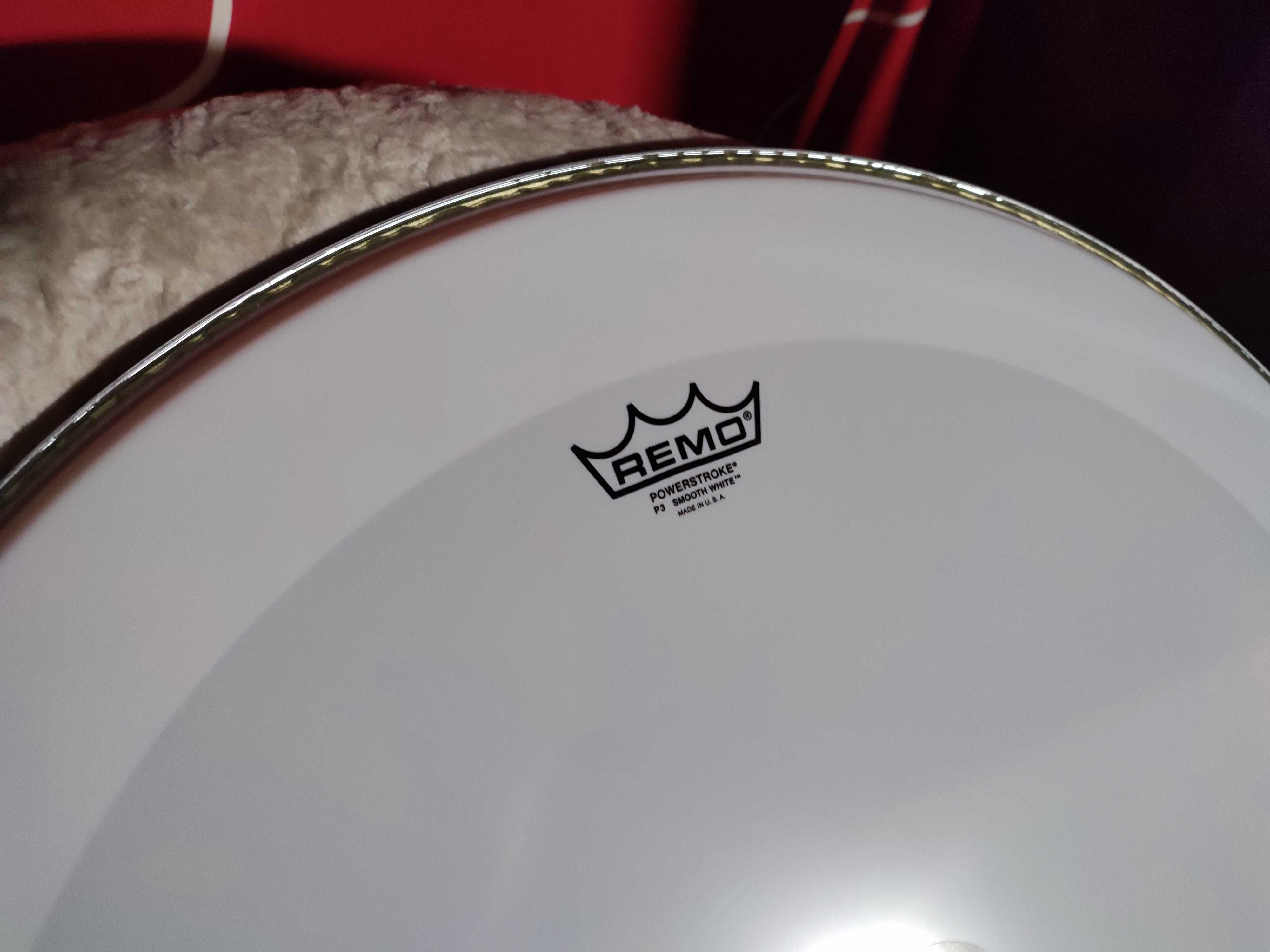 Naciąg REMO Powerstroke 3 Bass Smooth White 24'' basowy na centrale