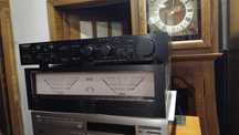Підсилювачі два болока Uher La1200 i Kenwood C-2 .