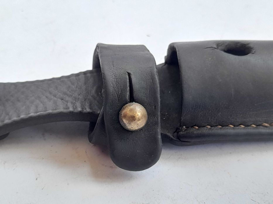 Żabka skórzana do bagnet Mauser, sygnowana (oryginał)