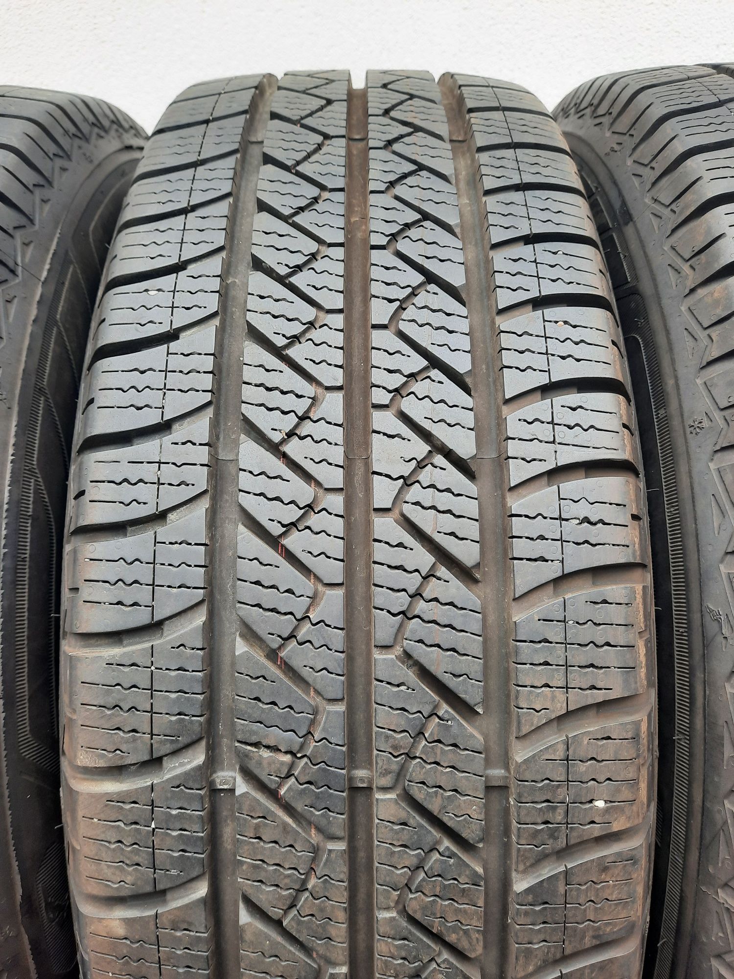 4 opony 215/65 R16C Goodyear Vector4seasons 2023r 8.5mm