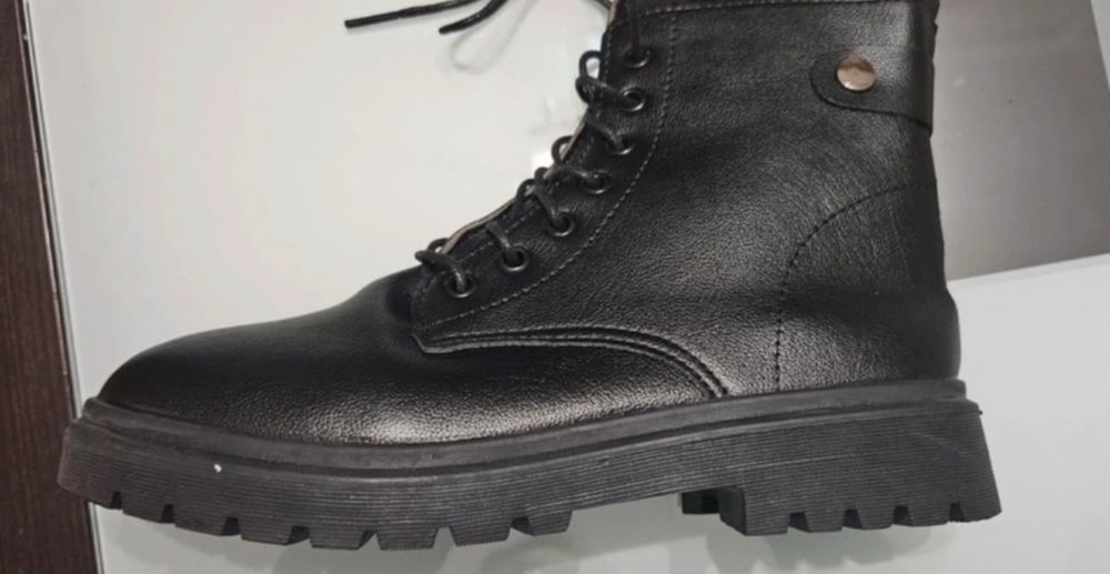 Botas mulher, bastante leves e confortaveis