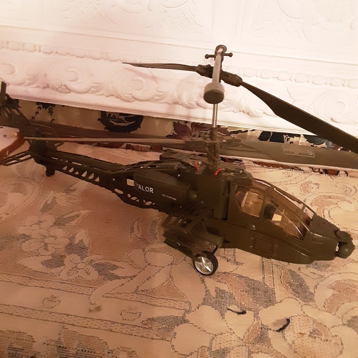 Вертолет игрушка с радиоуправлением