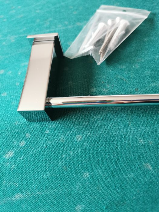 Toalheiro 60 cm - Novo