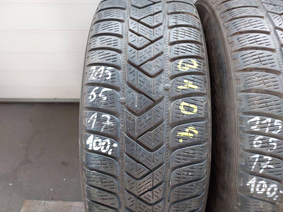 2 opony zimowe Pirelli 215/65/17 99H