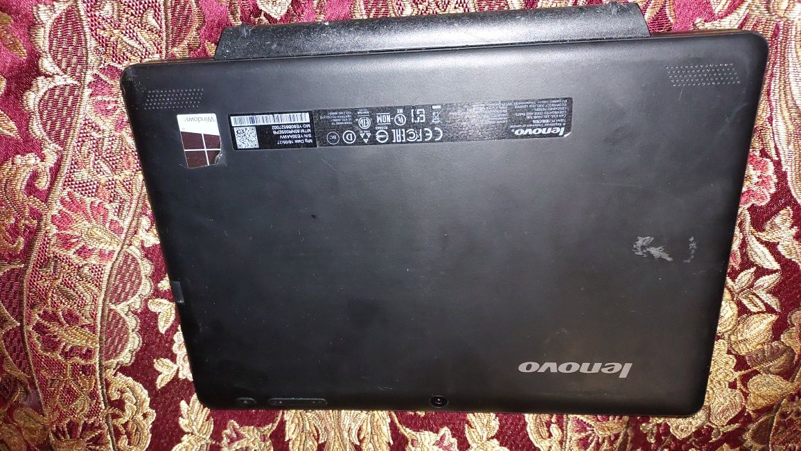 Планшет, ноутбук Lenovo IdeaPad Miix 300 10.1" WiFi 2/64Gb Black
10 от