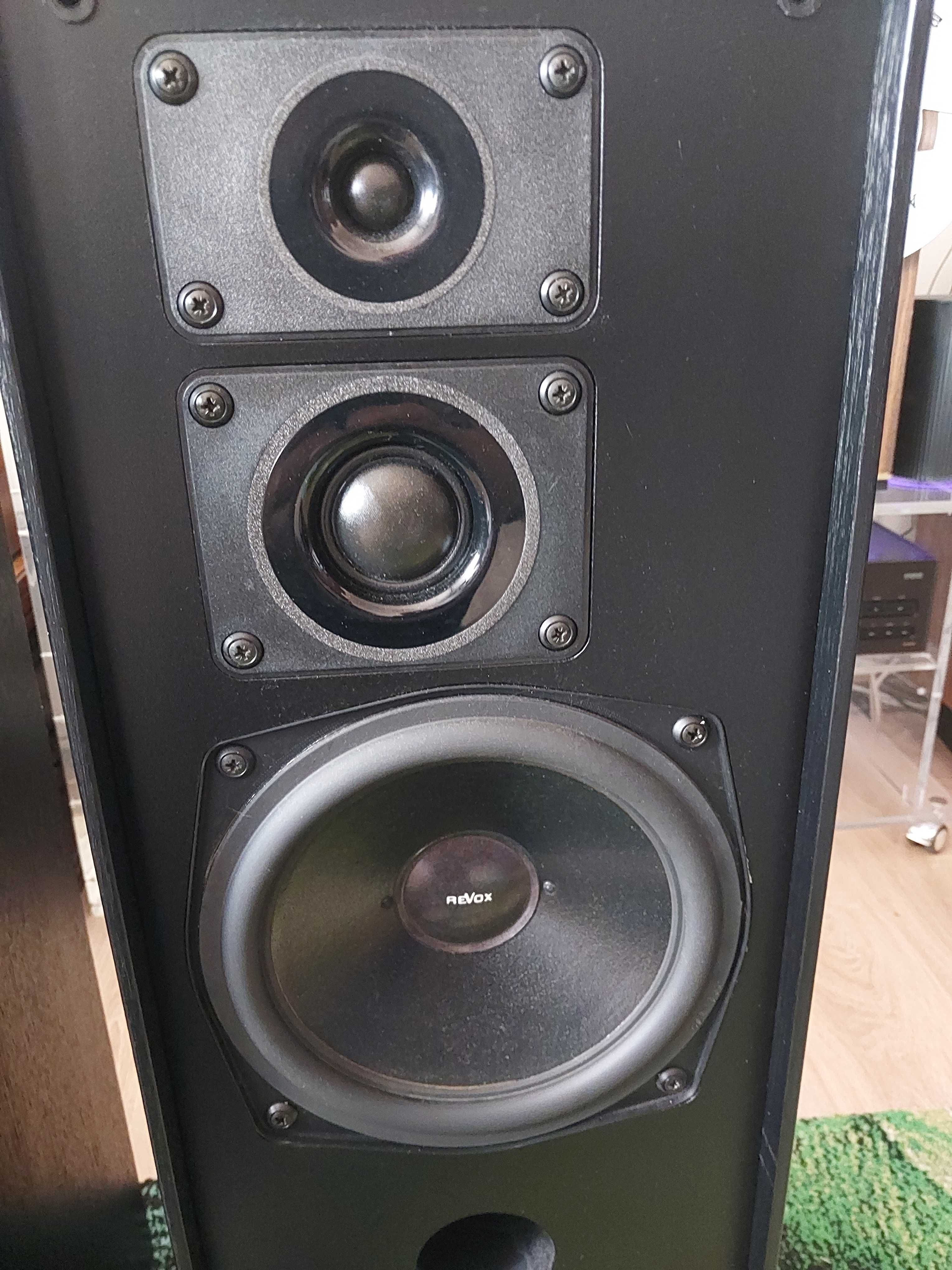 Zadbane kolumny Revox MK X