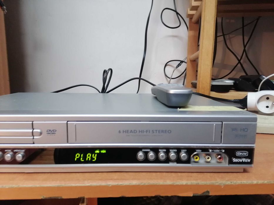 Magnetowid VHS  Philips DVP3100V Pilot HIFI STEREO