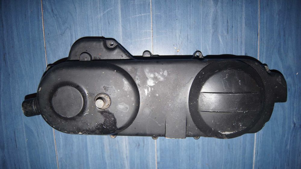 Pokrywa silnika kapa napędu półksiężyc Benzer Kingway Romet 4T GY6 43