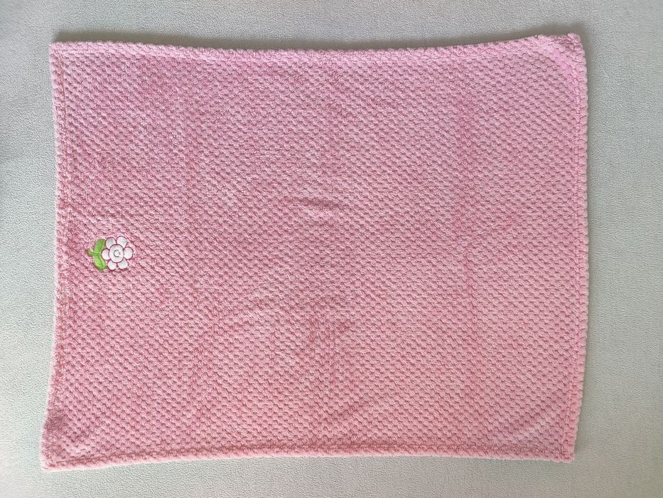 Różowy kocyk dziecięcy kwiatek ok 75x100cm