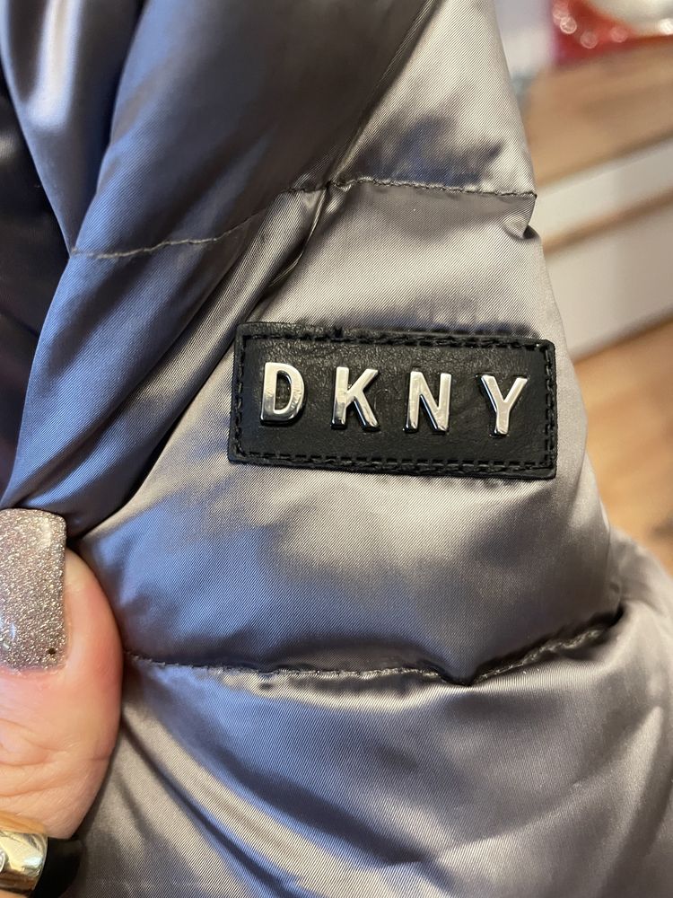 Nowa kurtka DKNY