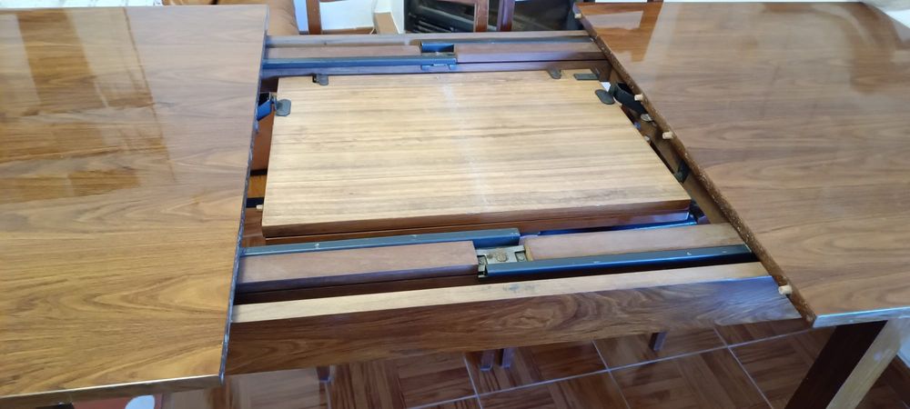 Mesa Vintage em excelentes condições extensível