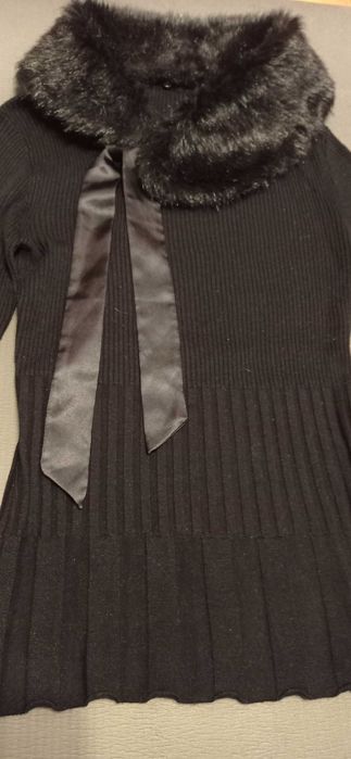 Sweterek damski z futrzanym odpinanym kolnierzem
