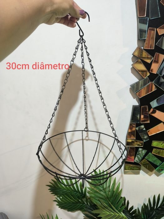 Vasos e floreiras variados