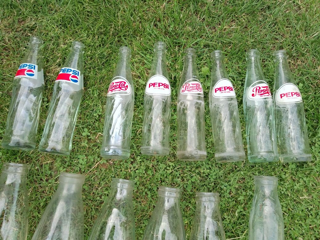 Butelki po Pepsi Cola z czasów PRLu