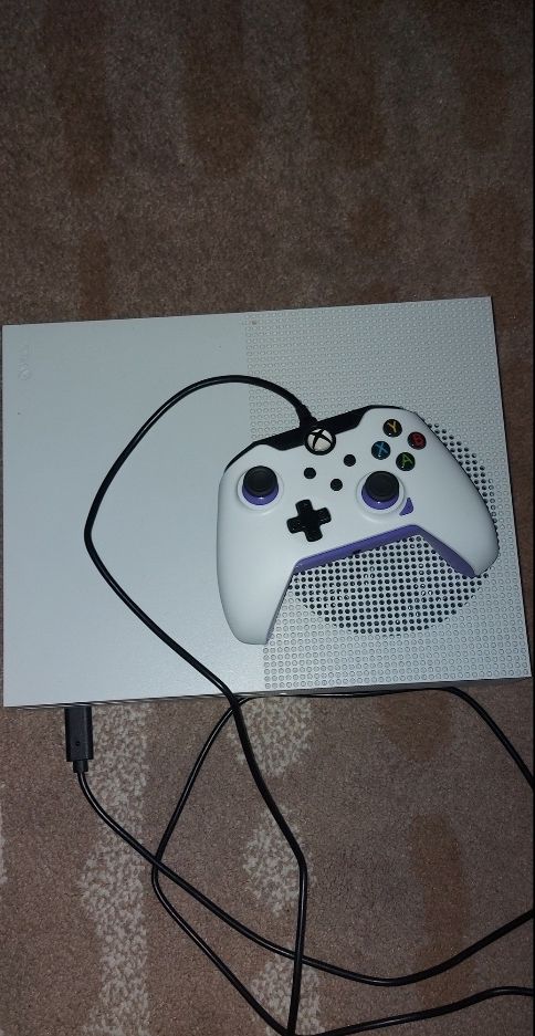 .Xbox one s 1TB.