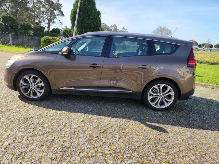 Renault Grand Scénic - 1.5 DCI - 7 lugares