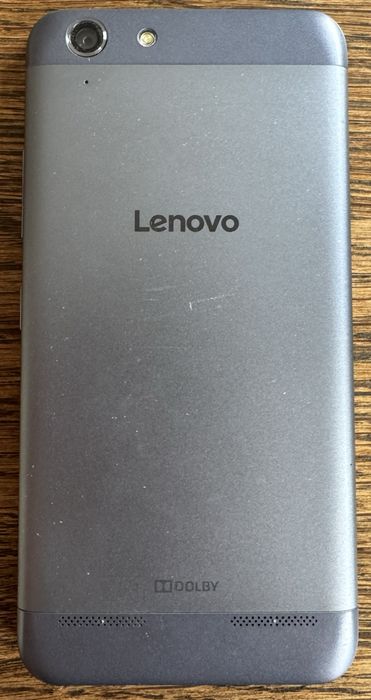 Paczka czterech telefonów. Samsung, huawei, lenovo.