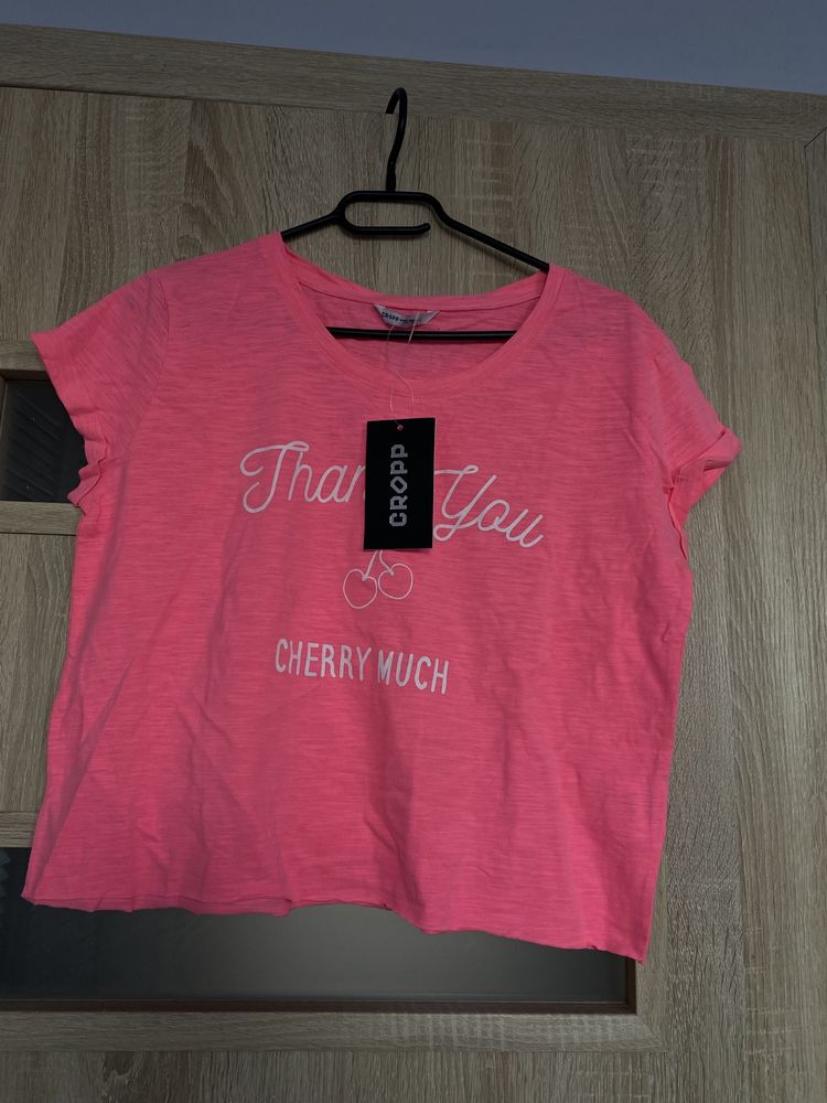 Nowy crop top z metką