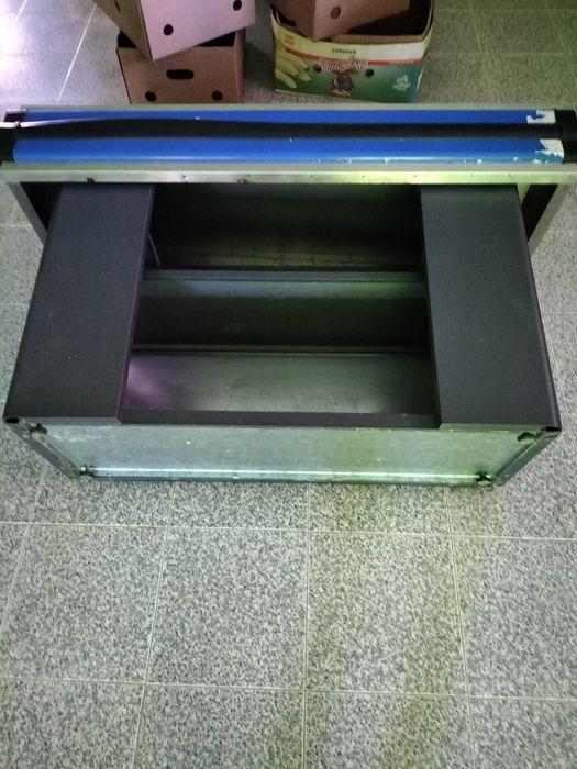 Bancada de apoio a vendas .