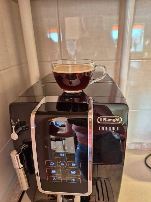 Кавомашина DeLonghi Dinamica
