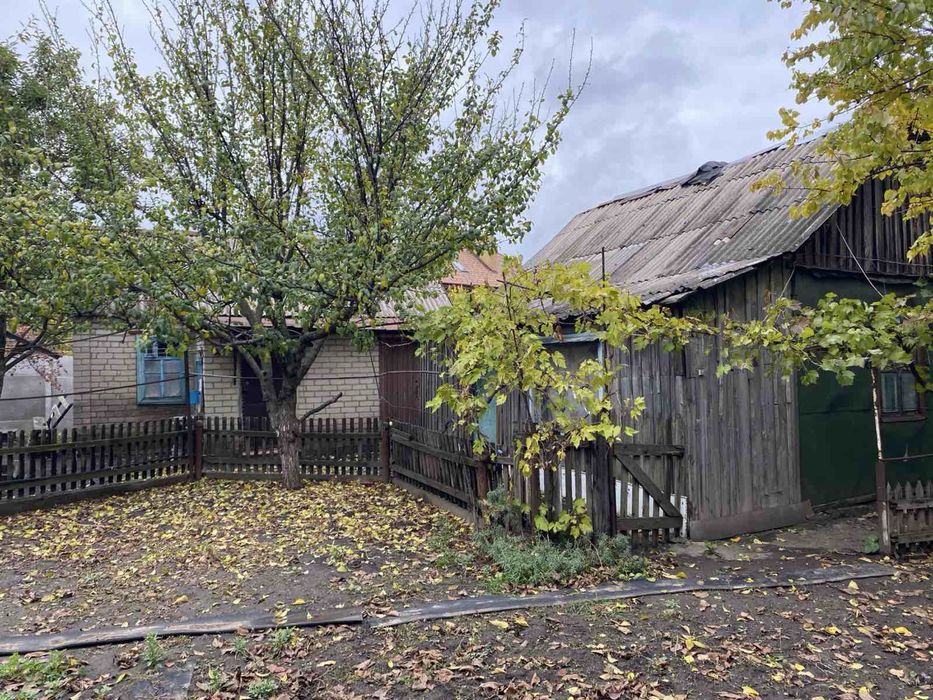 Продається будинок в Покровському районі .