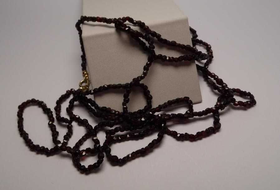 XIX/XX w. naszyjnik naturalne granaty 130 cm.