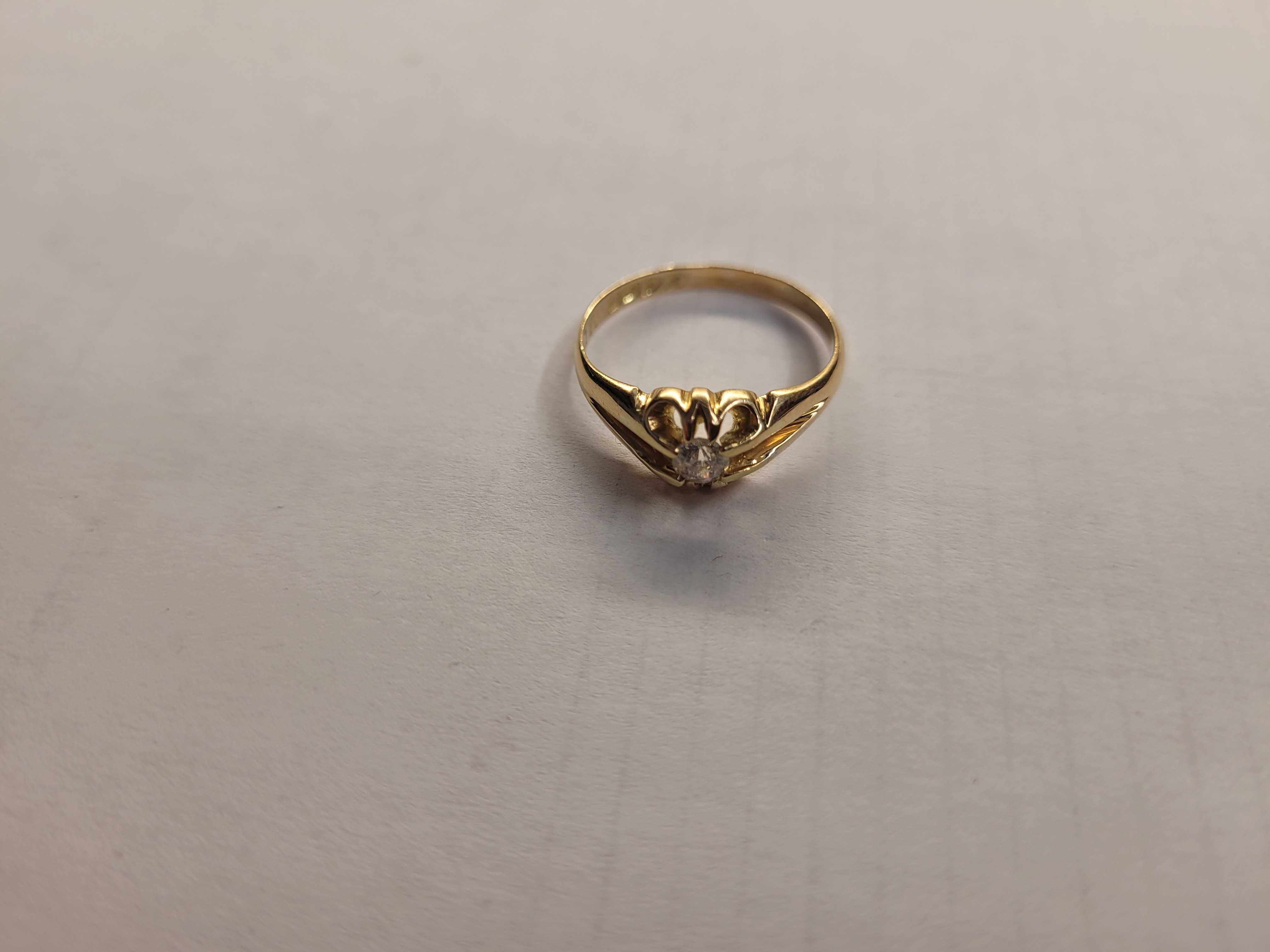 Złoty pierścionek z diamentem 0.18ct p.750 certyfikat -50% Skup złota
