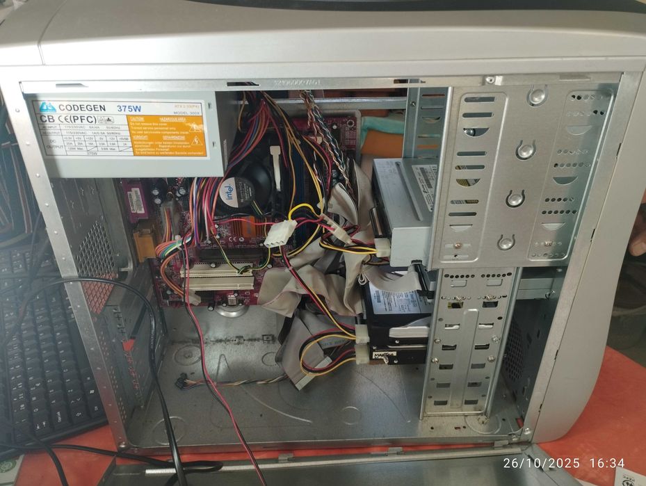 Torre e colunas para computador