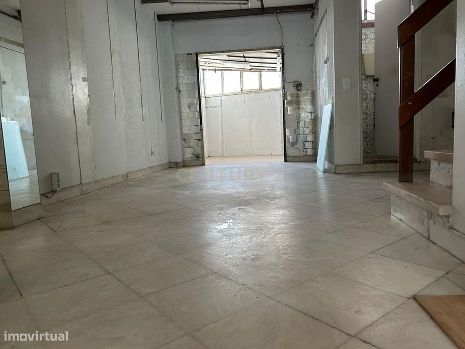 Loja na Amadora para Arrendamento