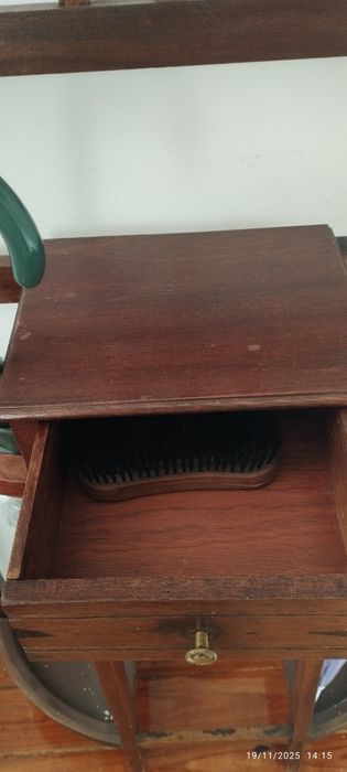 Bengaleiro Vintage em madeira para entrada