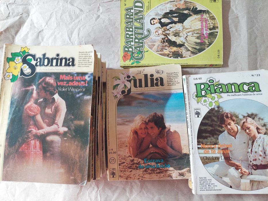 Livros Sabrina  Julia Bianca e outros - 32