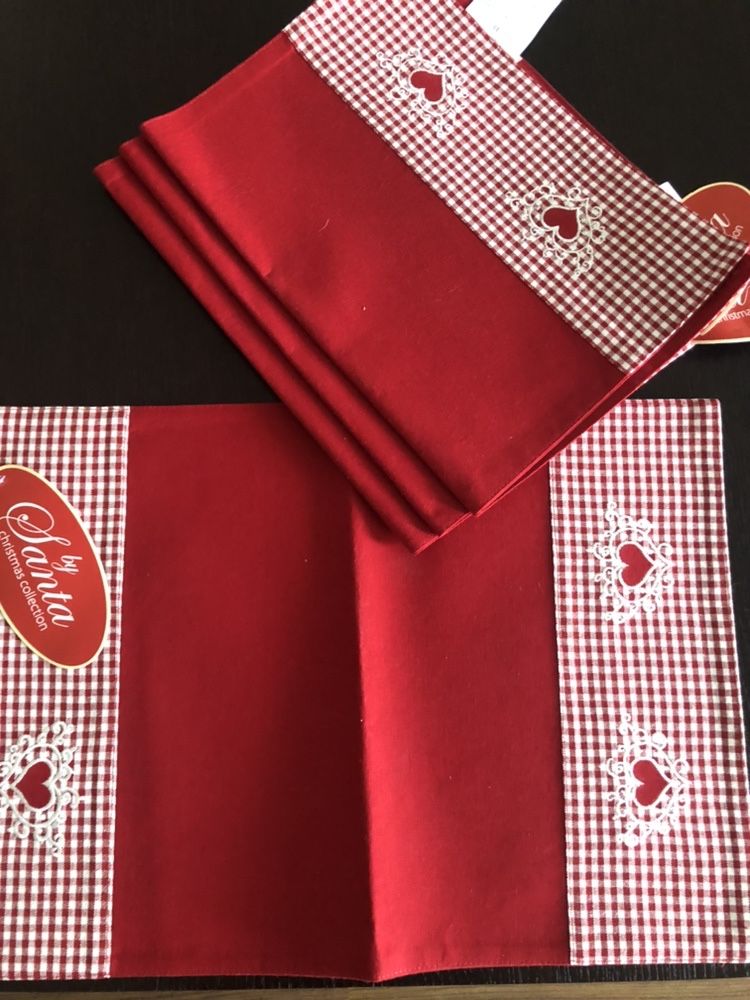 Nowe serwety w kolorze czerwonym z ozdobnym haftem