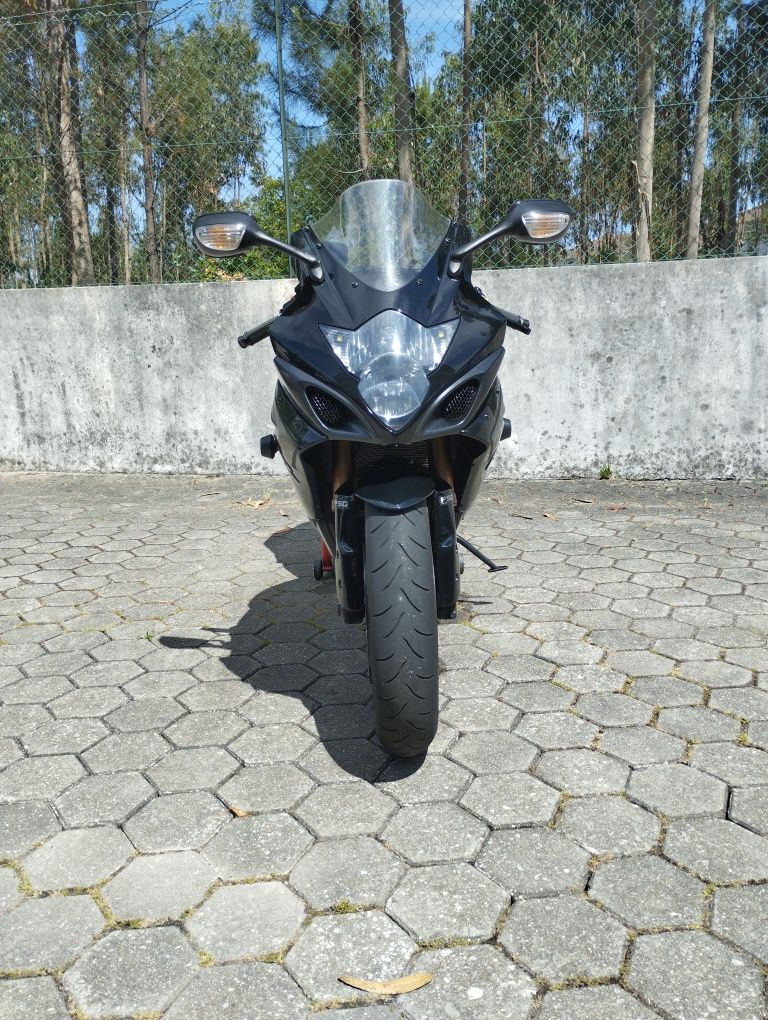 Suzuki GSXR 1000 K6