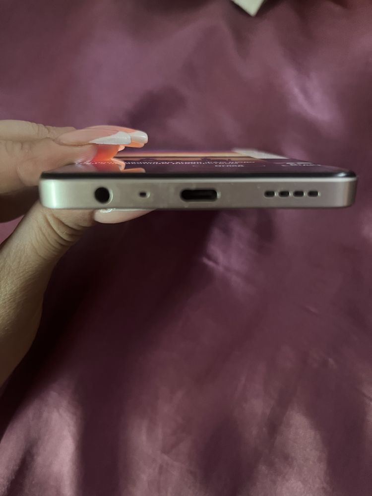 Продам смартфон Realme c55 256gb