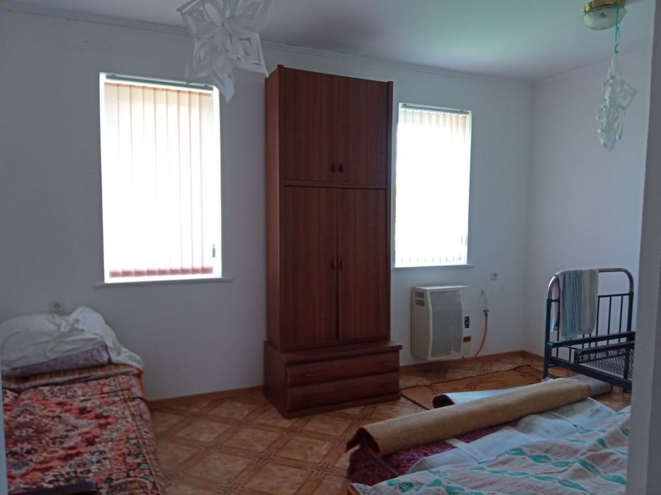 Будинок зі ставком