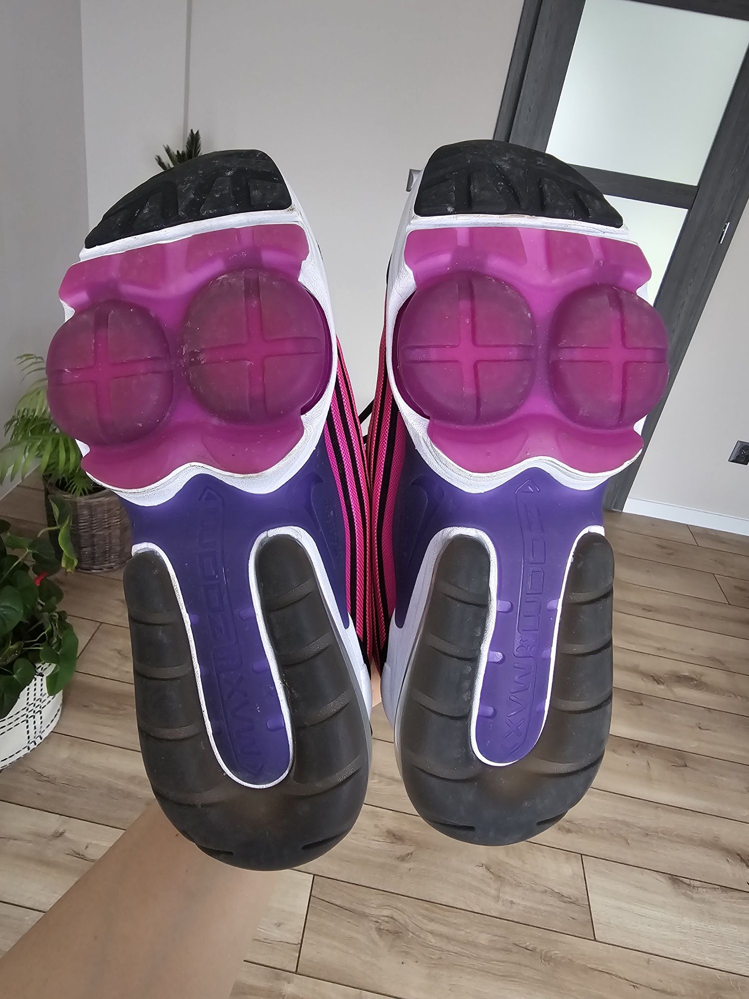 Czarno różowe Nike ZM950 rozmiar 38 poduszki