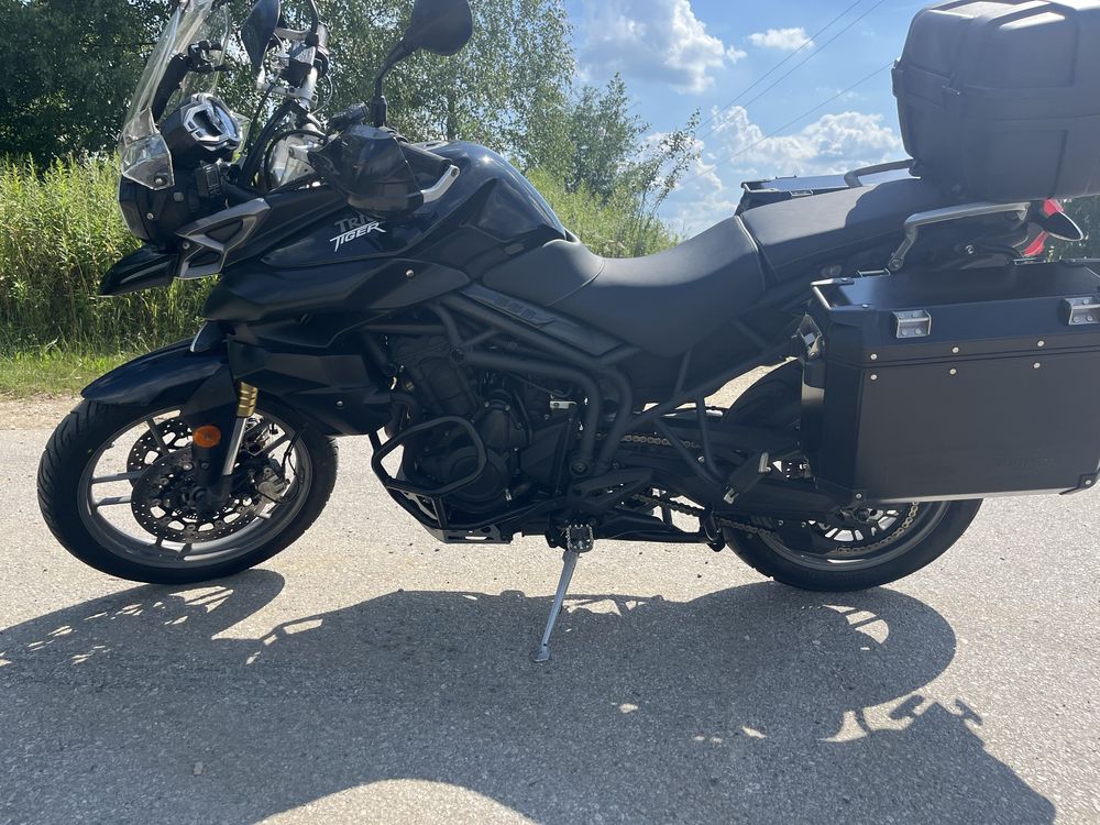 Sprzedam triumph tiger 800 ! Nowe opony , ori kufry !