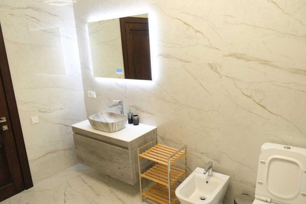 Готовий 4-к. будинок з дизайнерським ремонтом біля Буковелю