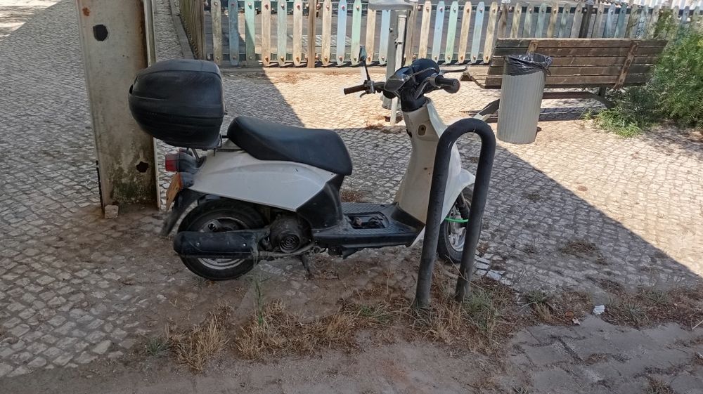 Vendo mota usada